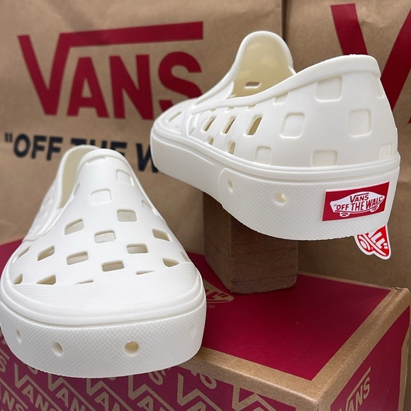 Vans Men’s Slip-On Trk Marshmallow
VN0A5HF8FS8
Sneakers - Picture 9 of 16